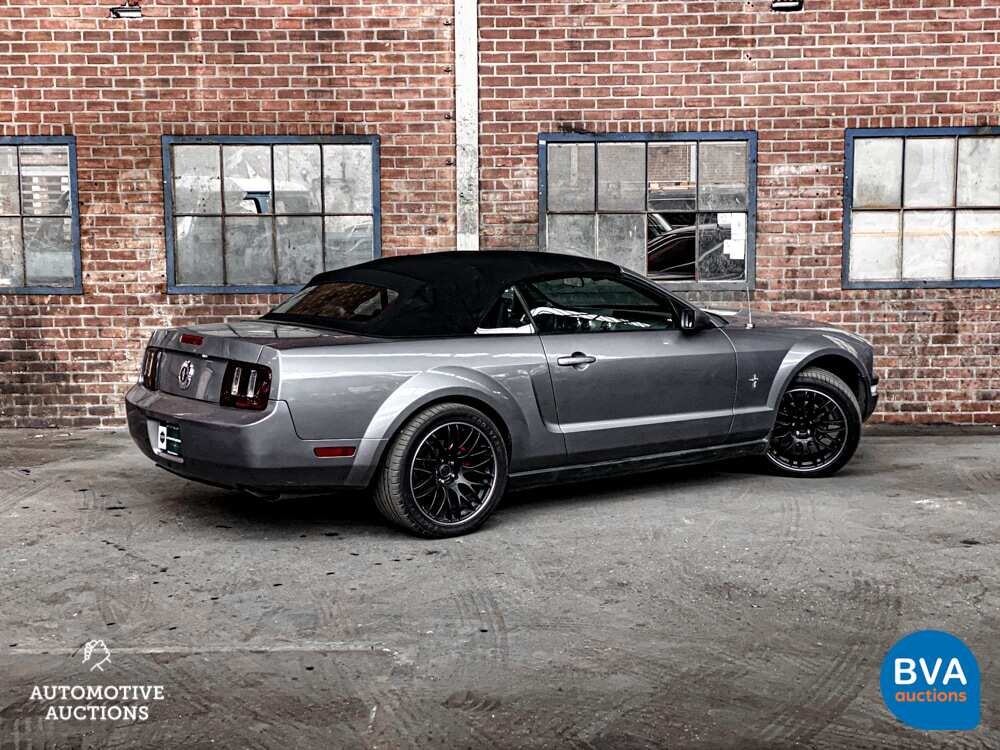 Ford Mustang Cabrio Deluxe 4.0 V6 205 PS 2006, TV-304-D.