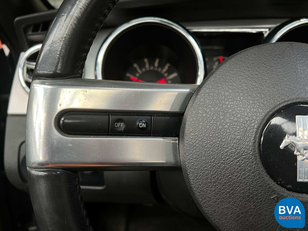 Ford Mustang Cabrio Deluxe 4.0 V6 205 PS 2006, TV-304-D.