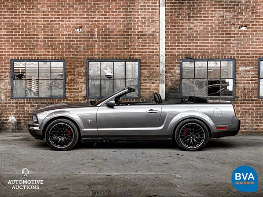 Ford Mustang Convertible Deluxe 4.0 V6 205hp 2006, TV-304-D.