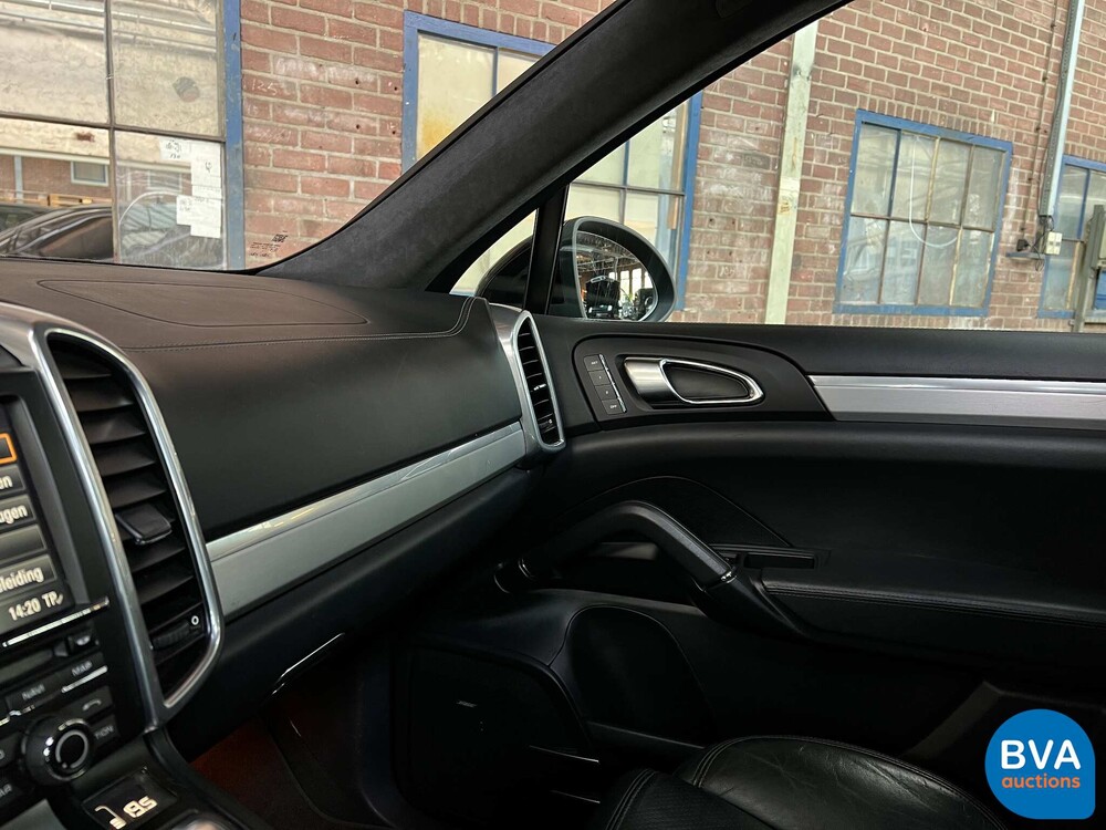 Porsche Cayenne 4.8 Turbo 500PS 2010 -Org. NL-, 04-LKV-9.
