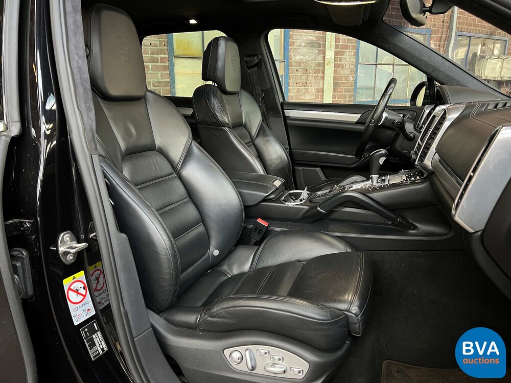 Porsche Cayenne 4.8 Turbo 500PS 2010 -Org. NL-, 04-LKV-9.