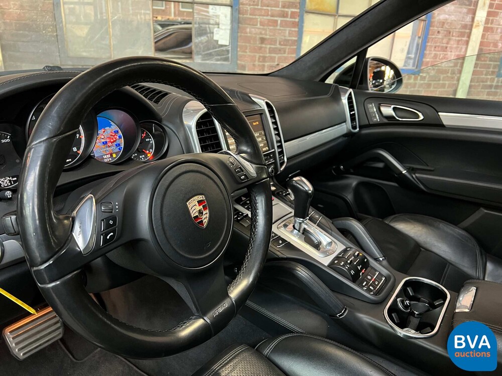 Porsche Cayenne 4.8 Turbo 500PS 2010 -Org. NL-, 04-LKV-9.