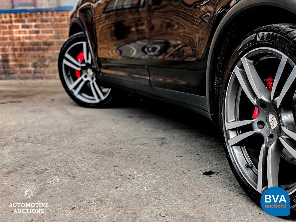 Porsche Cayenne 4.8 Turbo 500PS 2010 -Org. NL-, 04-LKV-9.