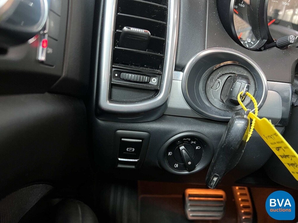 Porsche Cayenne 4.8 Turbo 500PS 2010 -Org. NL-, 04-LKV-9.
