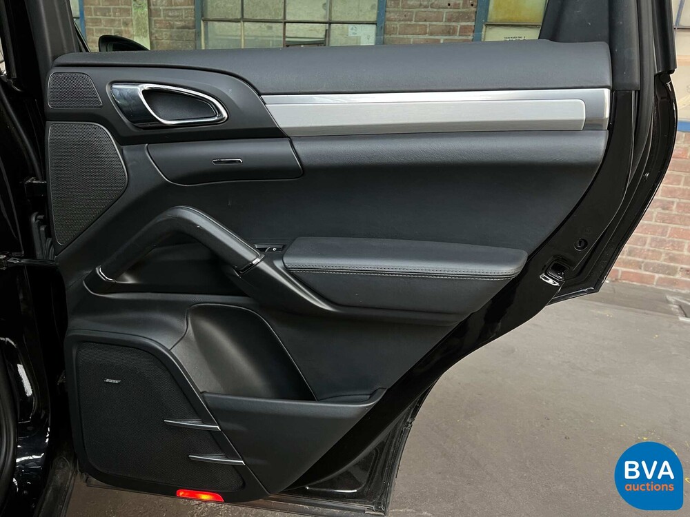 Porsche Cayenne 4.8 Turbo 500PS 2010 -Org. NL-, 04-LKV-9.