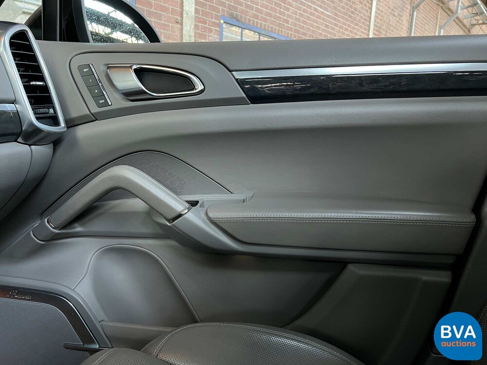 Porsche Cayenne 4.8 Turbo 500 PS 2010, RZ-707-X.