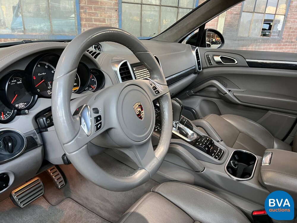 Porsche Cayenne 4.8 Turbo 500 PS 2010, RZ-707-X.