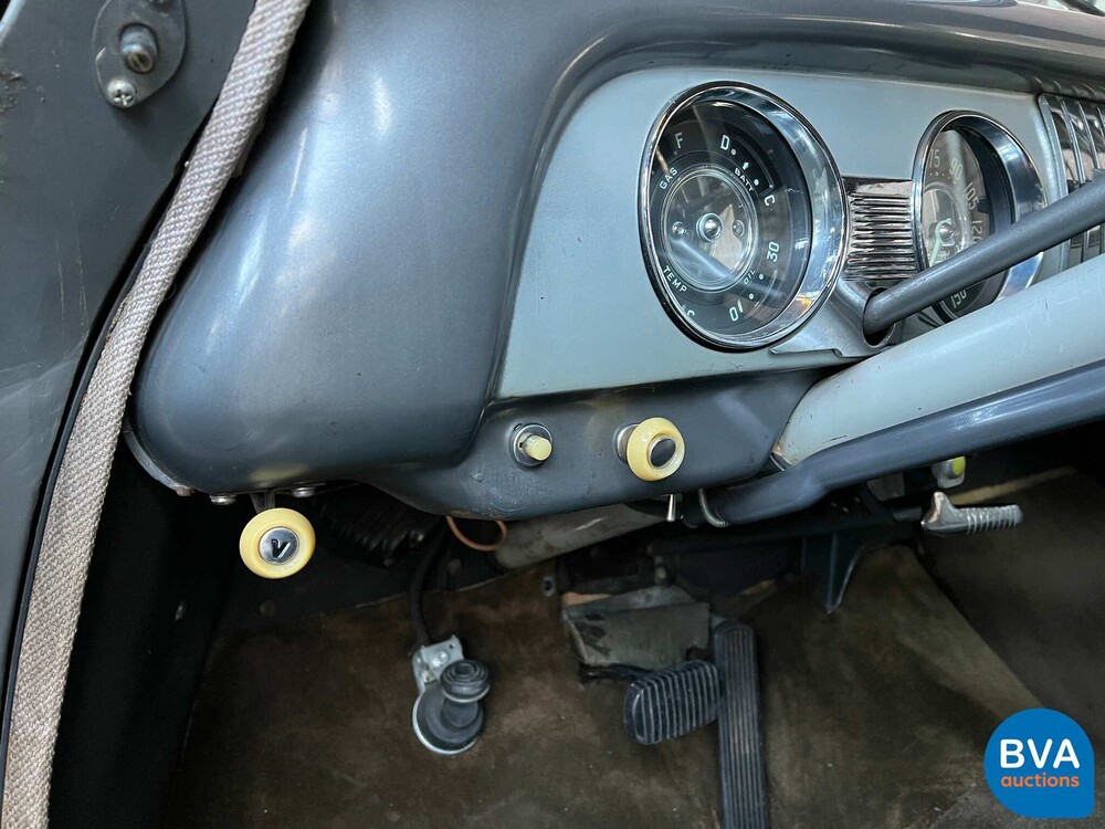 Chevrolet Deluxe Powerglide 1951, 32-XL-66.