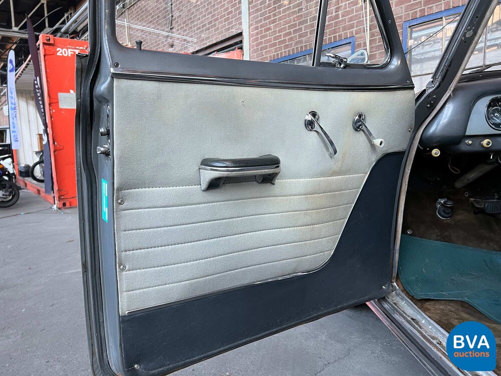 Chevrolet Deluxe Powerglide 1951, 32-XL-66.