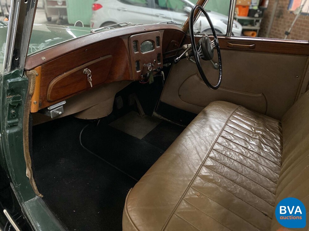 Triumph Saloon Rigid Body 2000 1936, DY-41-RT.