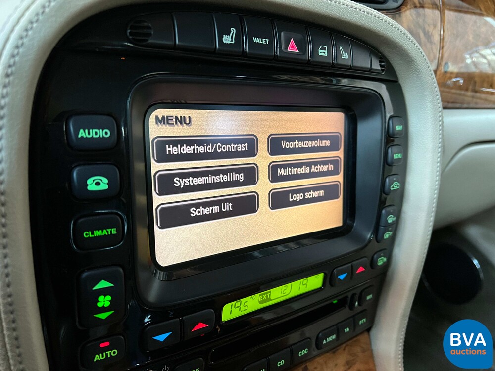 Jaguar XJ3.5 V8 Automatik 258 PS Org.NL 2004, 32-NV-FX.