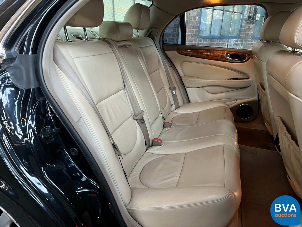 Jaguar XJ3.5 V8 Automatik 258 PS Org.NL 2004, 32-NV-FX.