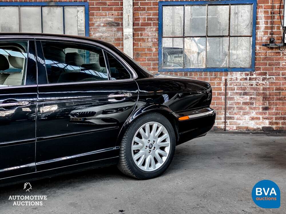 Jaguar XJ3.5 V8 Automatik 258 PS Org.NL 2004, 32-NV-FX.
