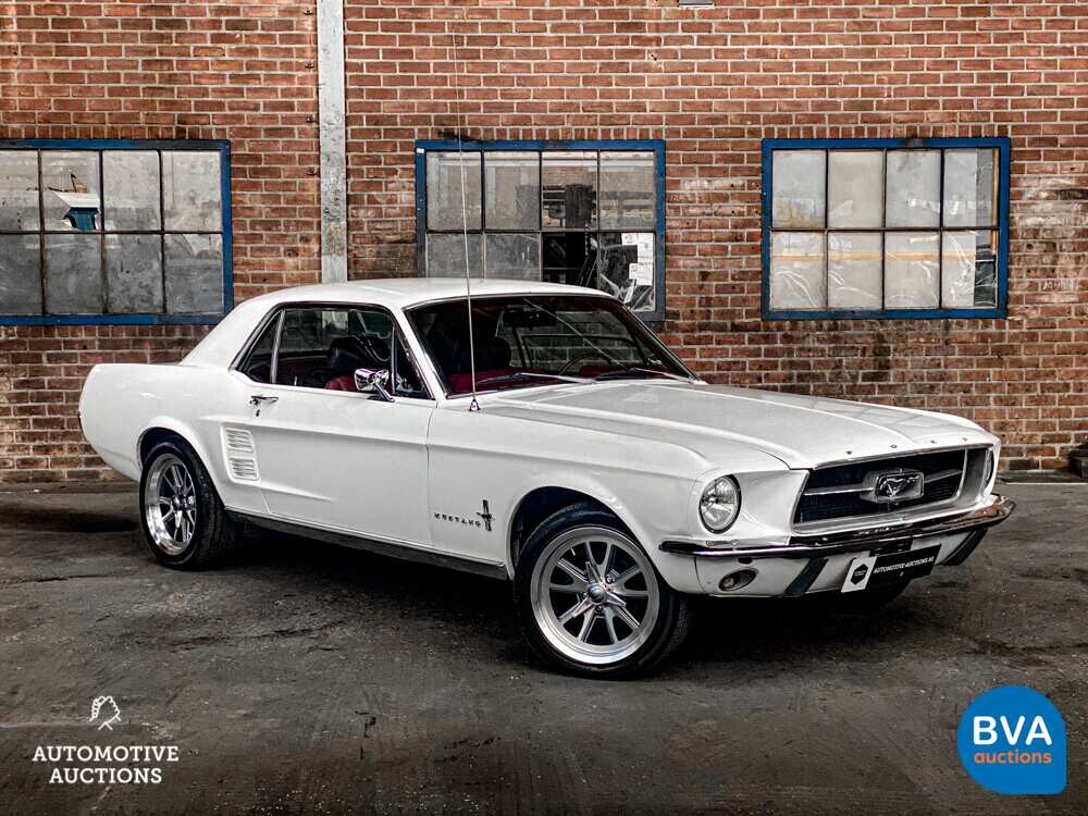 Ford Mustang 4.7 V8 200 PS 1967.