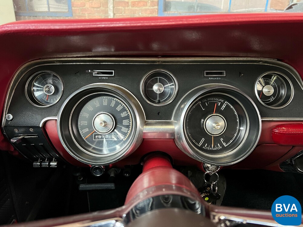 Ford Mustang 4.7 V8 200 PS 1967.