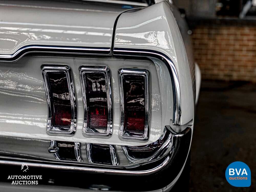 Ford Mustang 4.7 V8 200 PS 1967.