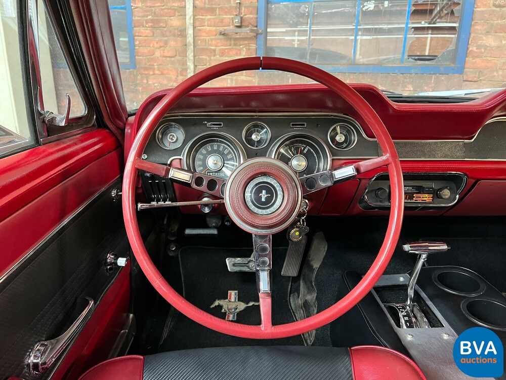 Ford Mustang 4.7 V8 200 PS 1967.