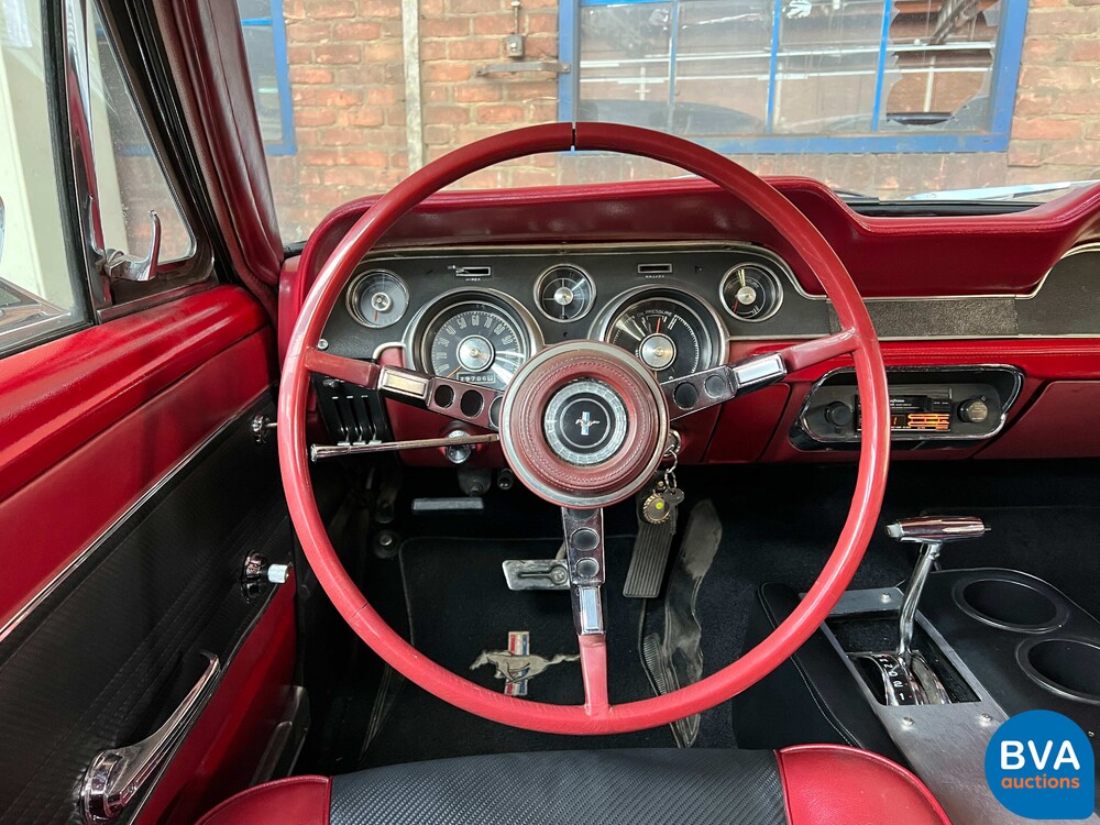 Ford Mustang 4.7 V8 200 PS 1967.