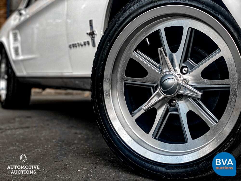 Ford Mustang 4.7 V8 200 PS 1967.