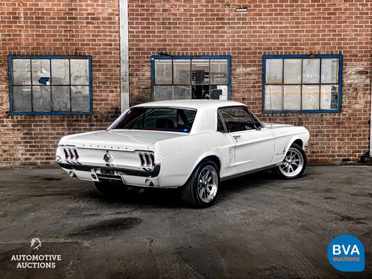 Ford Mustang 4.7 V8 200hp 1967.