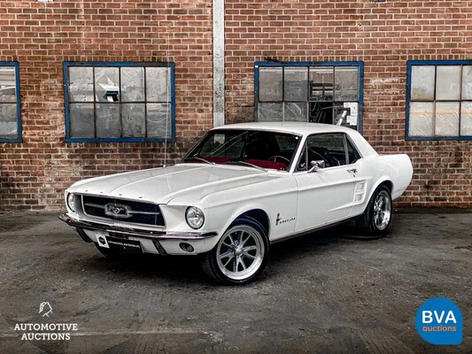 Ford Mustang 4.7 V8 200 PS 1967.