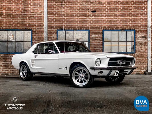 Ford Mustang 4.7 V8 200 PS 1967.