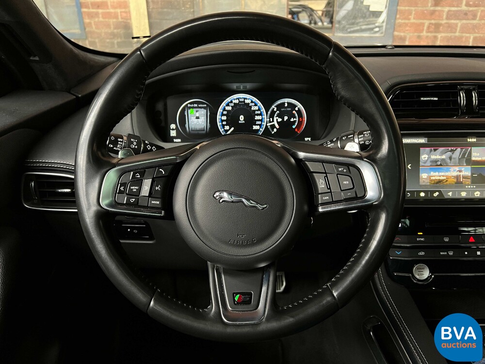 Jaguar F-Pace 30d 300pk R-Sport AWD Automaat 2018 -Org. NL-, RP-377-X