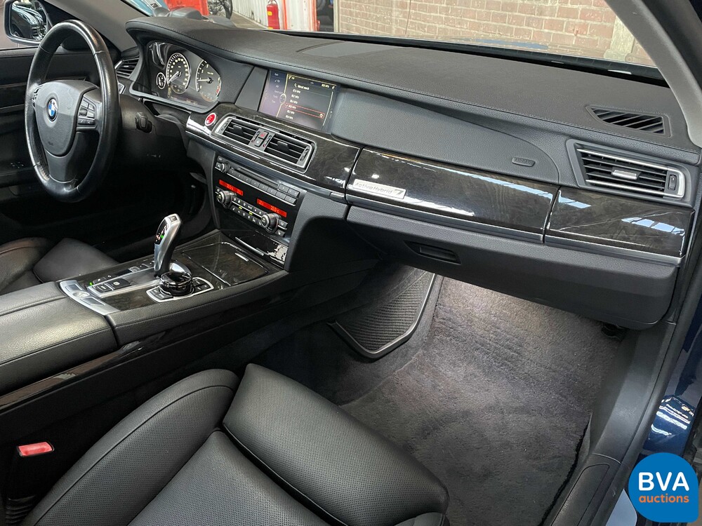 BMW ActiveHybrid7 Alpina 4.4 V8 465pk 7-Serie F04 2011