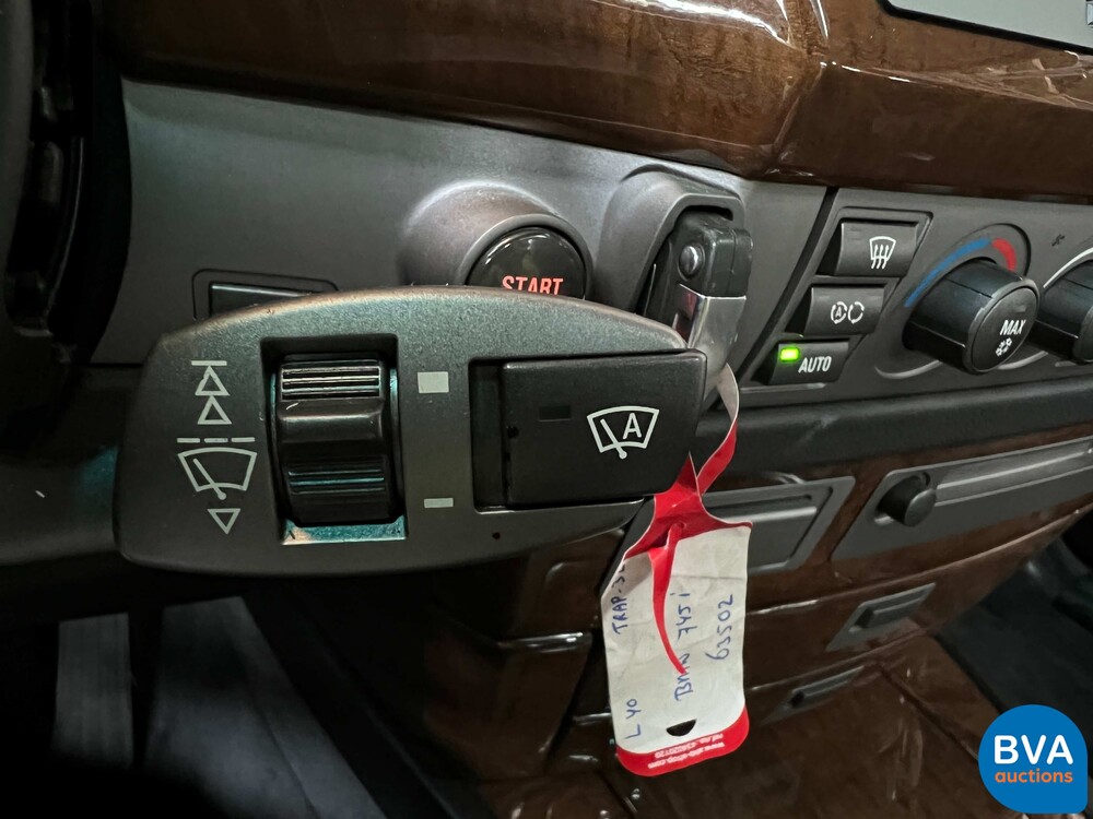 BMW 745i Executive 4.4 V8 333pk E65 7-Serie 2005