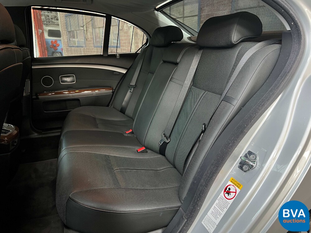 BMW 745i Executive 4.4 V8 333pk E65 7-Serie 2005