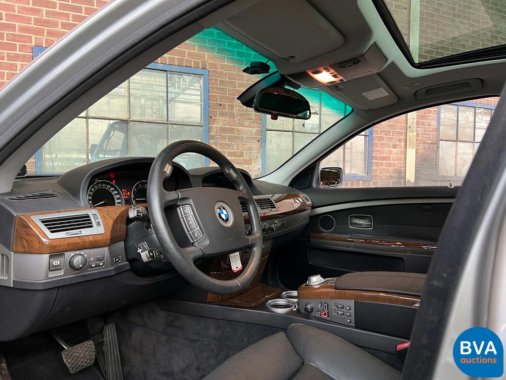 BMW 745i Executive 4.4 V8 333pk E65 7-Serie 2005