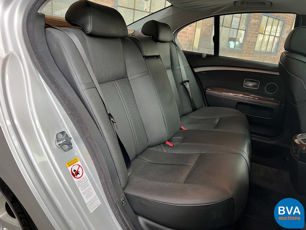 BMW 745i Executive 4.4 V8 333pk E65 7-Serie 2005