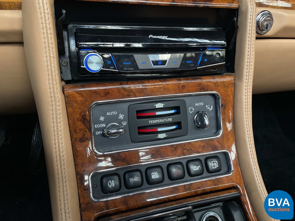 Rolls Royce Corniche V 6.75 V8 Cabriolet 2000 Convertible (1 or 374 Worldwide), 91-HF-TP.