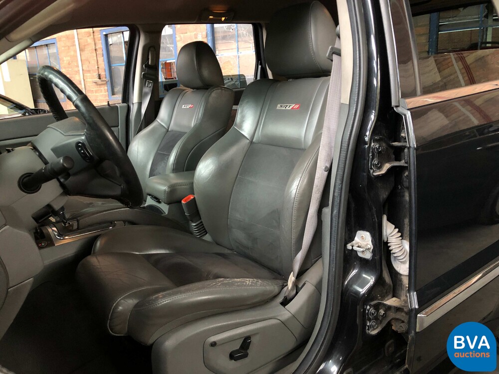 Jeep Grand Cherokee SRT6.1 V8 2007, graue Zulassung.