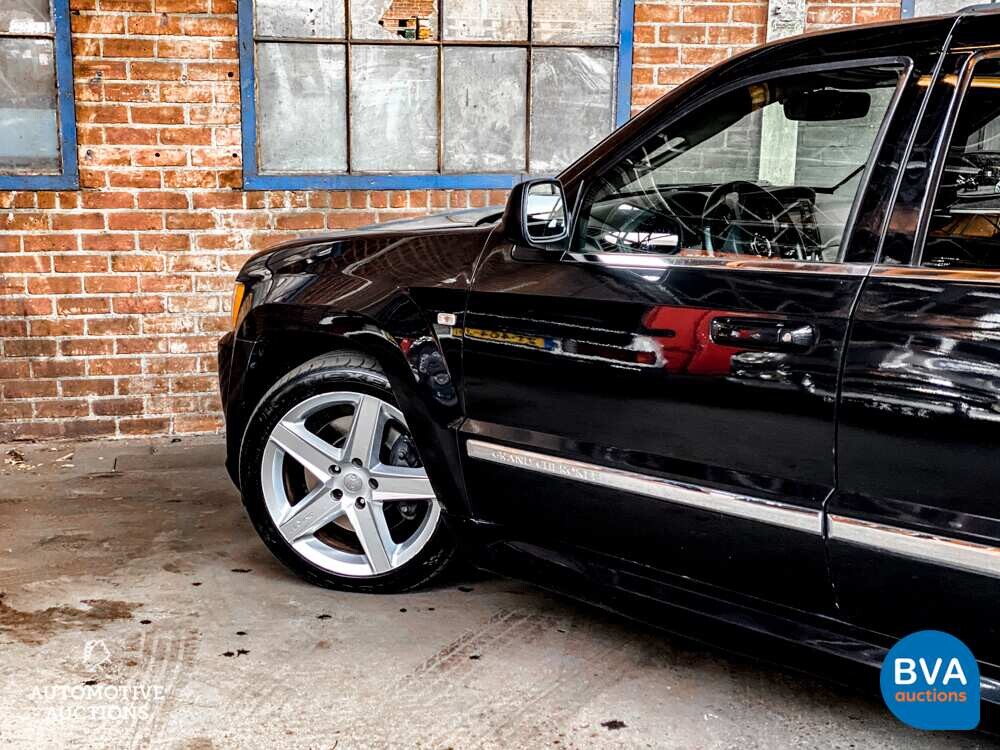 Jeep Grand Cherokee SRT6.1 V8 2007, graue Zulassung.