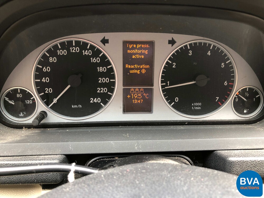 Jeep Grand Cherokee SRT6.1 V8 2007, graue Zulassung.