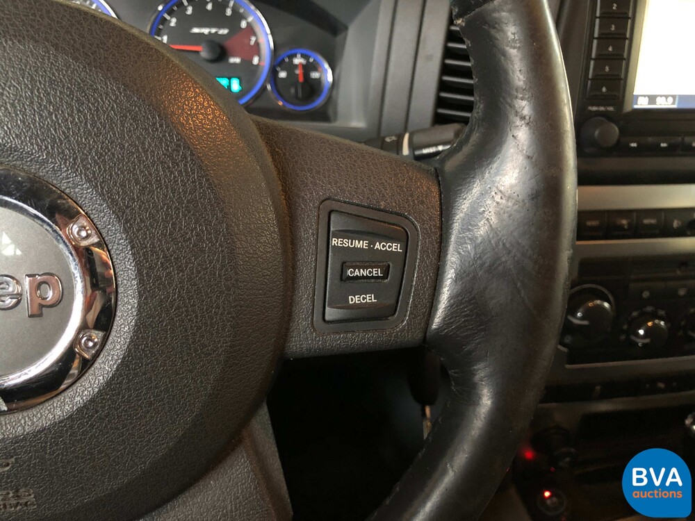 Jeep Grand Cherokee SRT6.1 V8 2007, graue Zulassung.