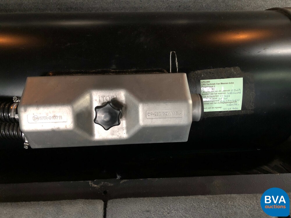 Jeep Grand Cherokee SRT6.1 V8 2007, graue Zulassung.