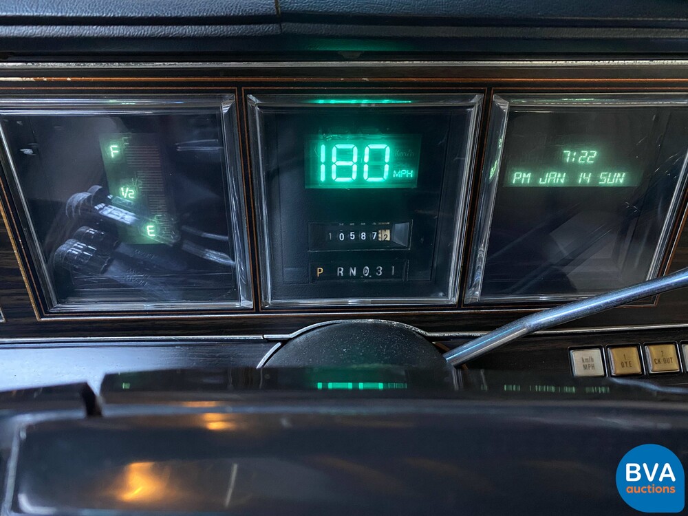 Lincoln Continental Mark VI 2D Coupé ''Bill Blass'' Edition 199PS 1982.