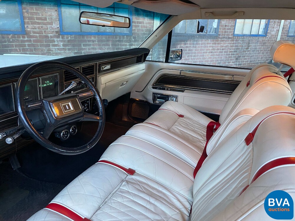 Lincoln Continental Mark VI 2D Coupé ''Bill Blass'' Edition 199PS 1982.