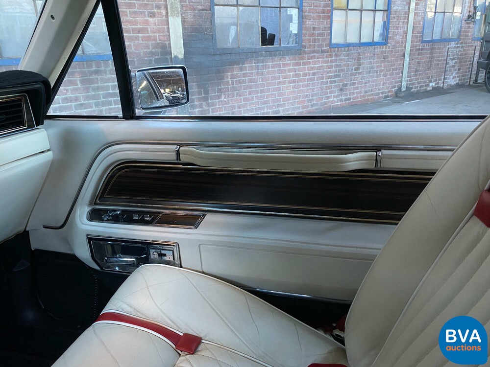 Lincoln Continental Mark VI 2D Coupé ''Bill Blass'' Edition 199PS 1982.