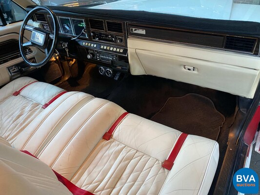 Lincoln Continental Mark VI 2D Coupe ''Bill Blass'' Edition 199hp 1982.