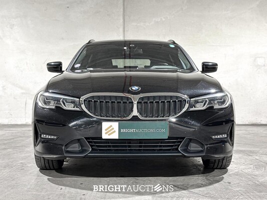 BMW 330e Touring Business Edition Plus 184pk 2021 3-serie (Origineel-NL + 1e Eigenaar) L-480-TL