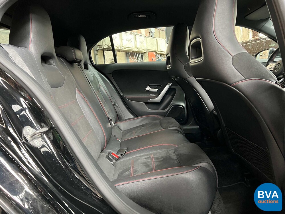 Mercedes-Benz A180d AMG Launch Edition A-klasse 116pk 2019, H-855-XK