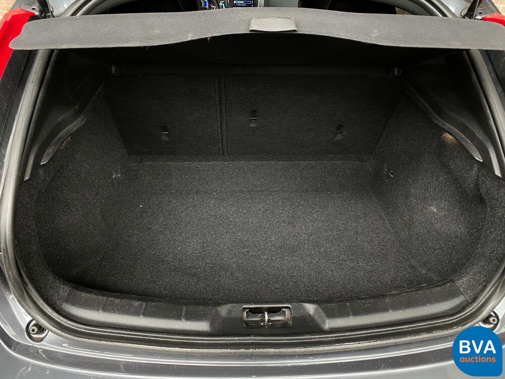 Volvo V40 D2 R-Design 114pk 2013 -Org. NL-, 8-KTF-66