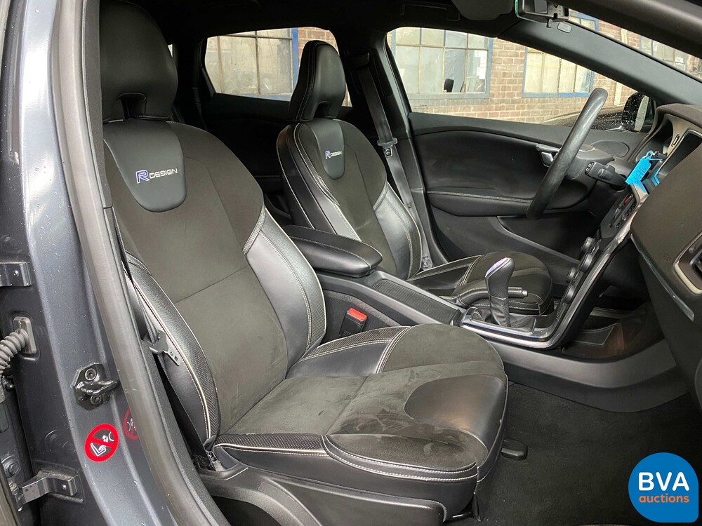 Volvo V40 D2 R-Design 114pk 2013 -Org. NL-, 8-KTF-66