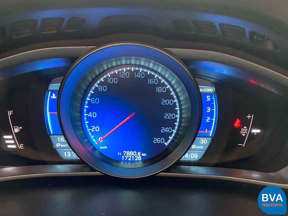 Volvo V40 D2 R-Design 114pk 2013 -Org. NL-, 8-KTF-66