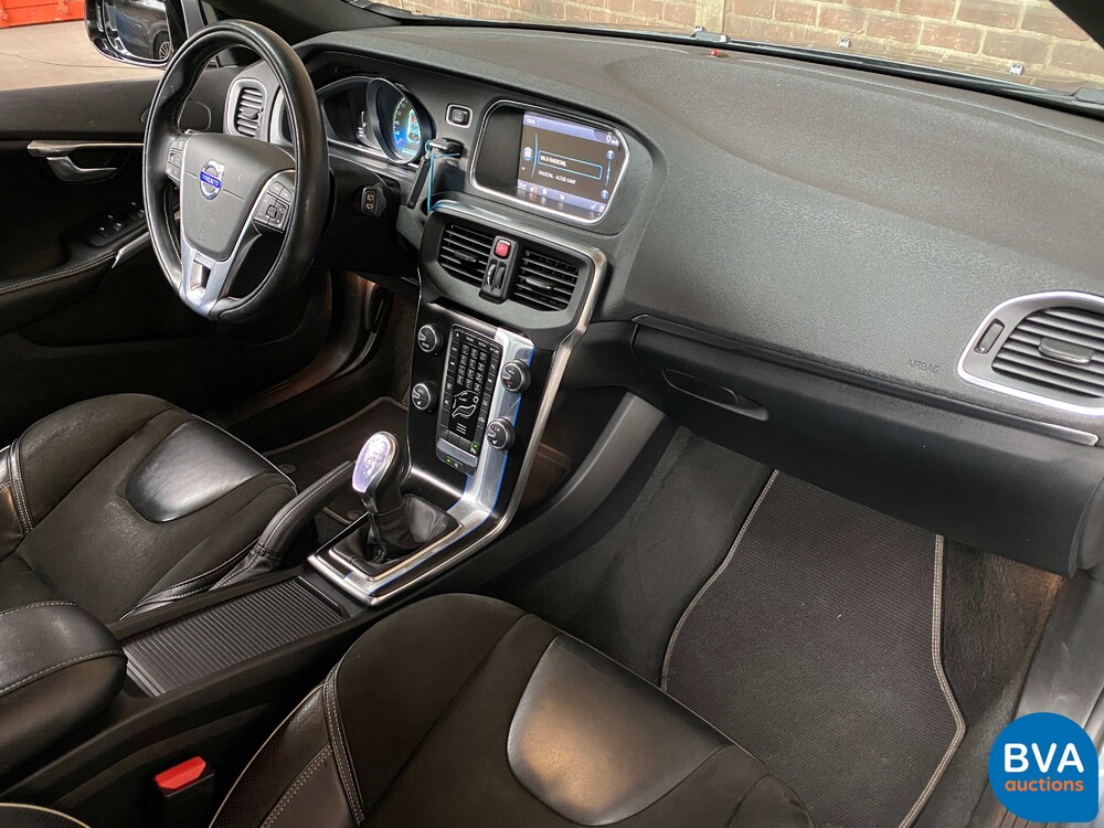 Volvo V40 D2 R-Design 114pk 2013 -Org. NL-, 8-KTF-66