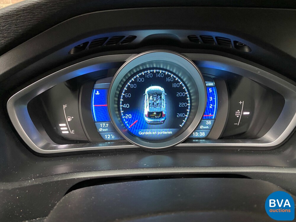 Volvo V40 D2 R-Design 114pk 2013 -Org. NL-, 8-KTF-66