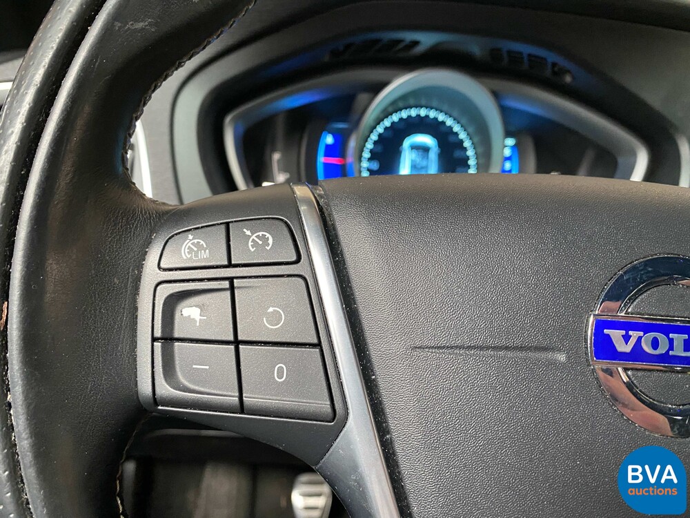 Volvo V40 D2 R-Design 114pk 2013 -Org. NL-, 8-KTF-66